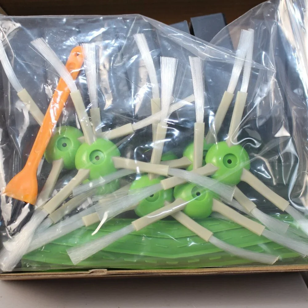 ROOMBA - Picture 1 of 3
